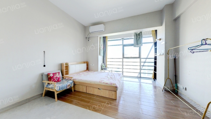 绿地缤纷城绿地之窗公寓二手房实景图