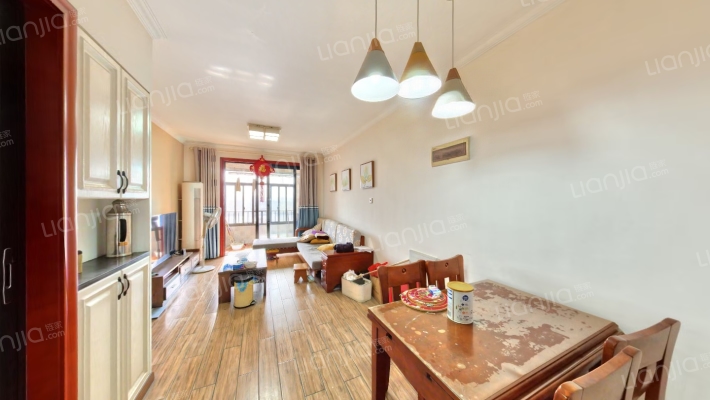 信地华地城二手房实景图