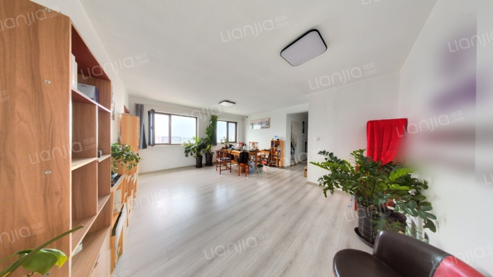 红郡雅苑二手房实景图