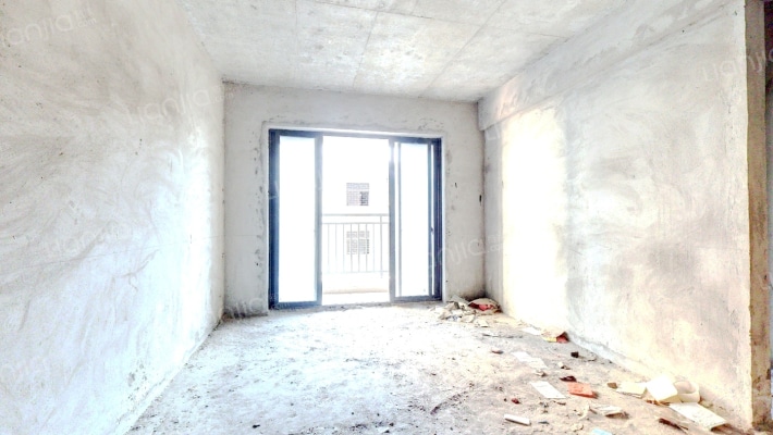 中港华庭二手房实景图