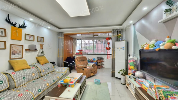 四季花街二手房实景图