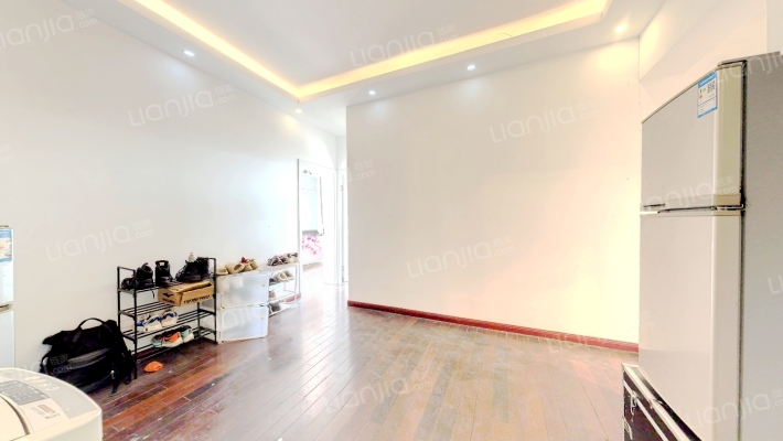 龙居大厦二手房实景图