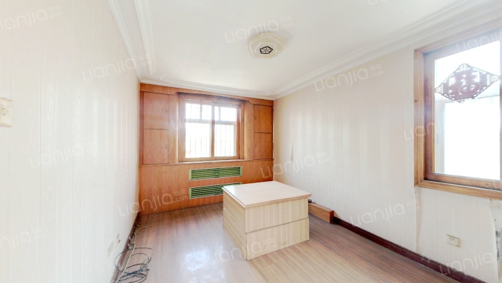 理工一号家属院二手房实景图