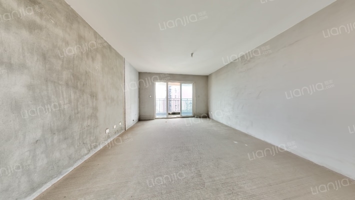 合能珍宝琥珀3期二手房实景图