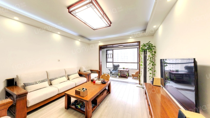 惠天然梅岭国际二手房实景图