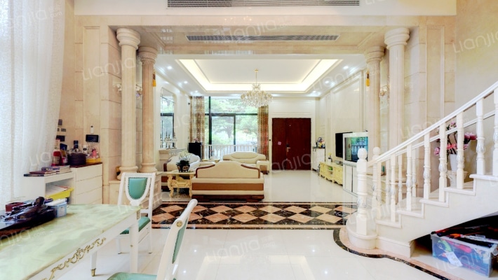 卓越维港南区二手房实景图