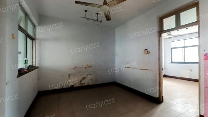 市中行居民小区二手房实景图