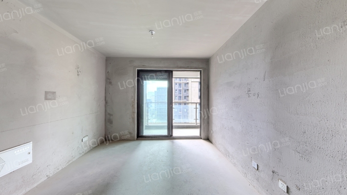 东和和美嘉苑二手房实景图