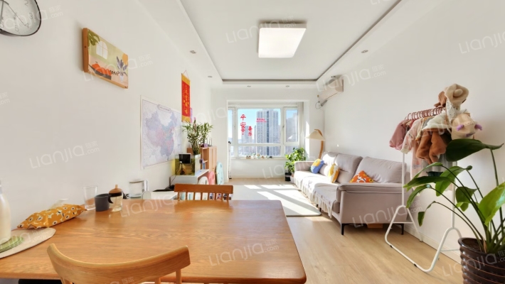 沿海鉴筑二手房实景图