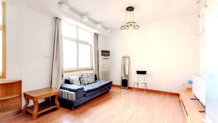 江宏花园C区二手房实景图