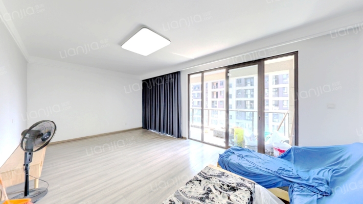 红星天铂二手房实景图