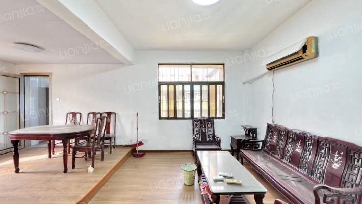 情侣中路25号二手房实景图