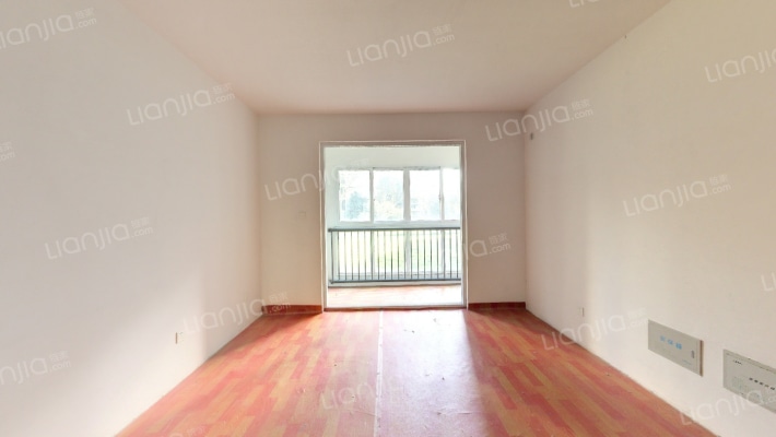 南行达苑二手房实景图