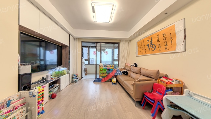 德盈龙华国际广场二手房实景图