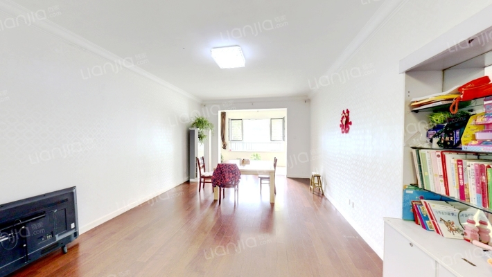 鼎峰北欧阳光二手房实景图