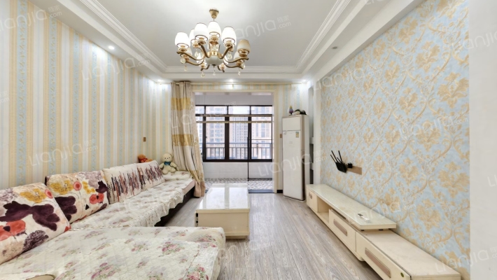 绿地中央广场B区二手房实景图