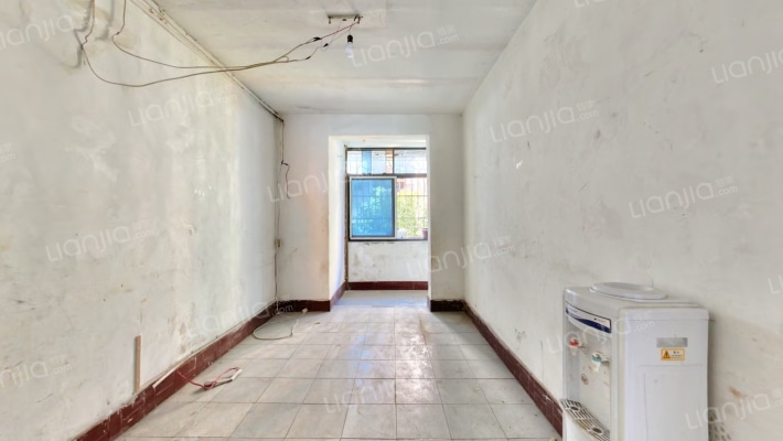 鸿雁巷18号二手房实景图