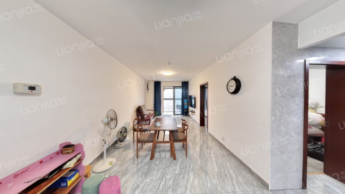 秦忆荣府南区二手房实景图