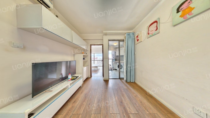 深蓝公寓二手房实景图