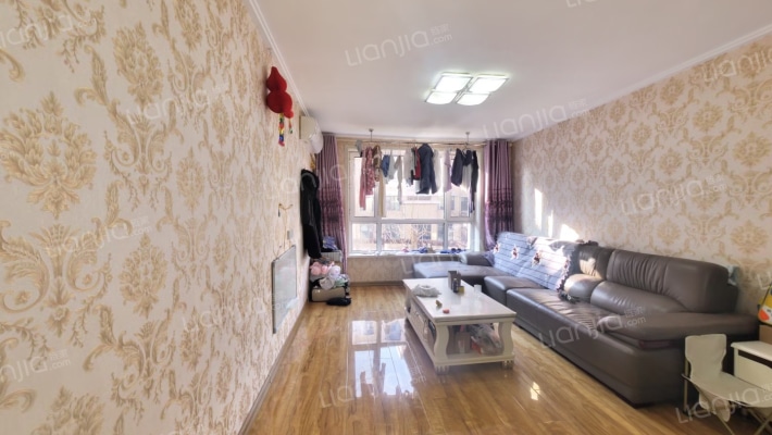 万龙第五城B区二手房实景图