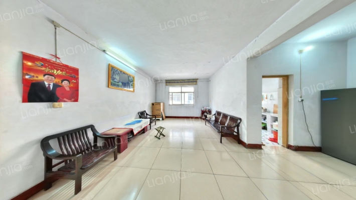 红旗小区A区二手房实景图