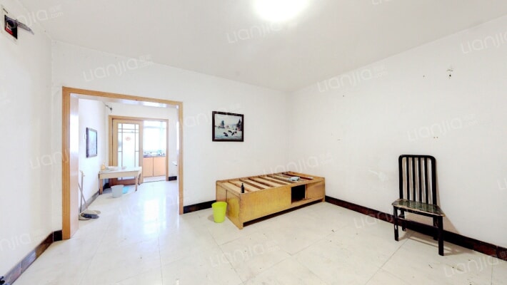 板材小区二手房实景图