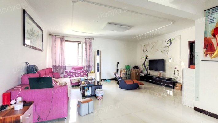 内部有幼儿园，西丁的，房本满二 视野好-客厅