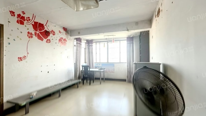 新建山小区二手房实景图