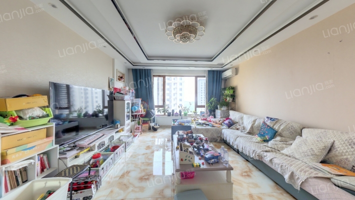 此房满两年，精装修，双卫，中间楼层，视野好-客厅