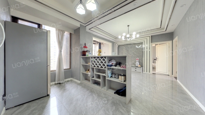 龙光君悦华庭二期二手房实景图