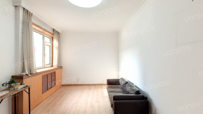 人行家属院二手房实景图