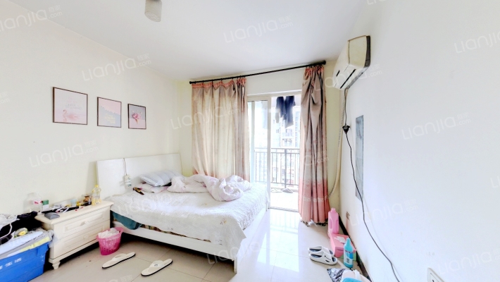 万达广场银邸二手房实景图