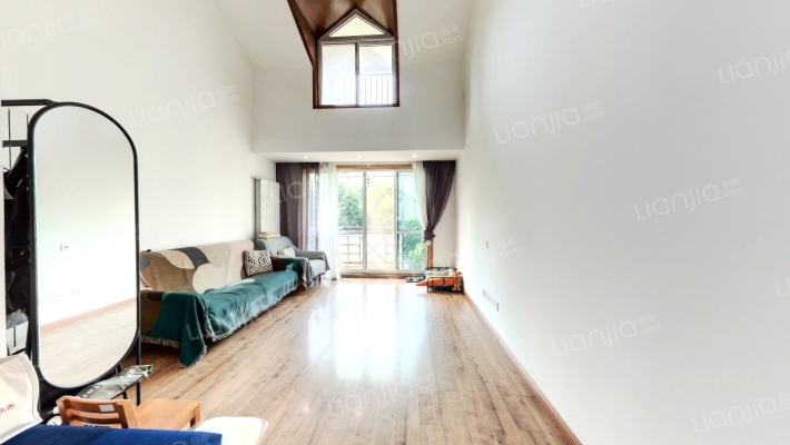 朗晴名居二手房实景图