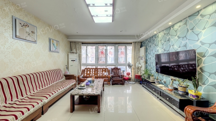 亚星世纪嘉园东区二手房实景图