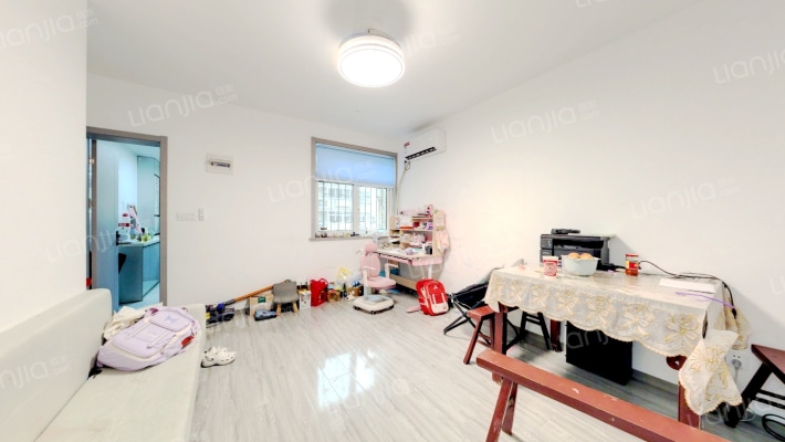 莲宏苑二手房实景图