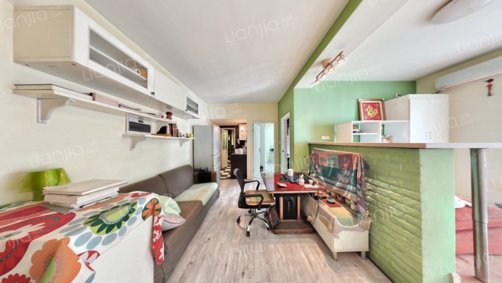 英伦金沙二手房实景图