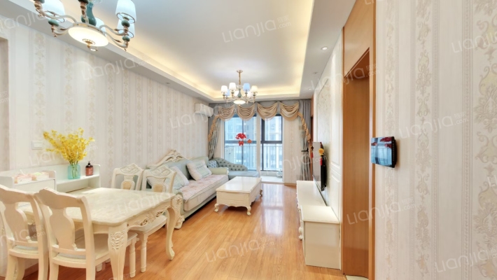 万科翡翠滨江二手房实景图