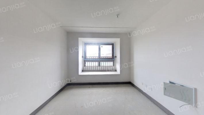 绿地境启澜庭南区二手房实景图