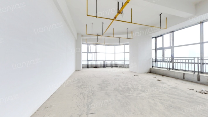 绿地国博财富中心二手房实景图