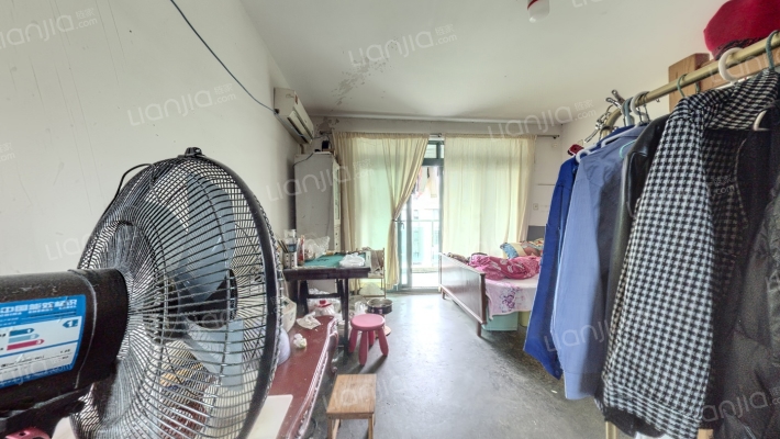 四季绿城北区二手房实景图