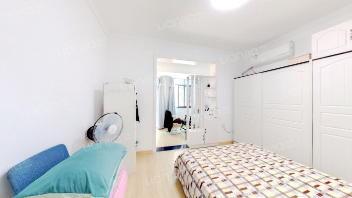 天顺南社区园中园还建楼二手房实景图