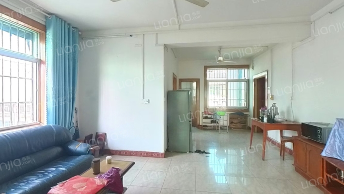 电力制杆宿舍二手房实景图