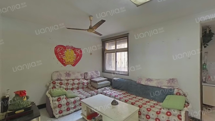 鸿鹰小区二手房实景图