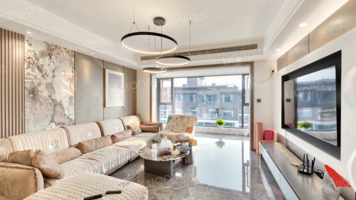 中南樾府二手房实景图