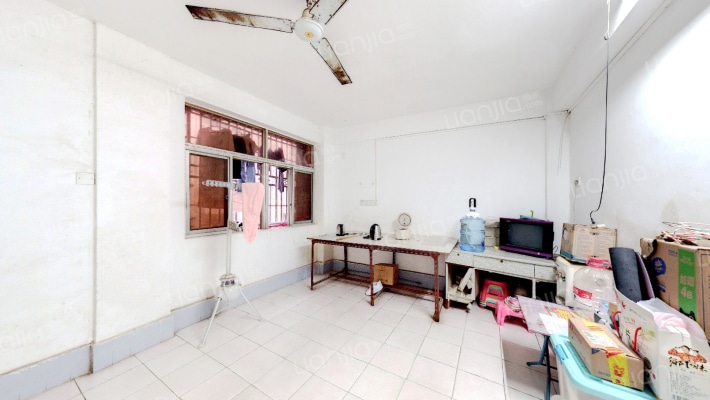 公交花园二手房实景图