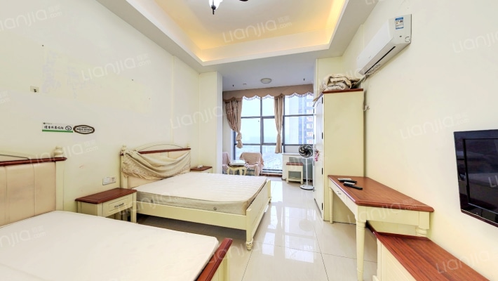 华侨假日中心二手房实景图