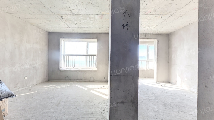 交通便利，面积不大，正规2居室-客厅