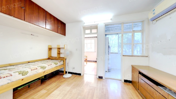 龙柏二村二手房实景图