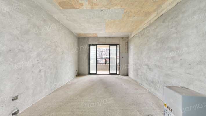 中路雅苑二手房实景图