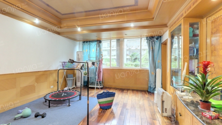 龙发花园二手房实景图